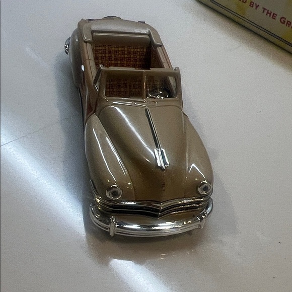 Matchbox Collectibles 1947 Chrysler Cream and Brown Die-Cast Convertible DINKY - Picture 2 of 7